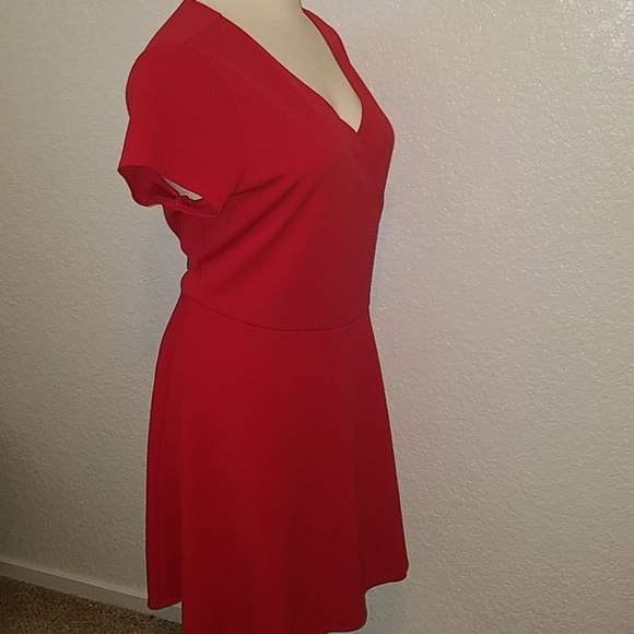 V- neck Red wrap around dress - Picture 2 of 3
